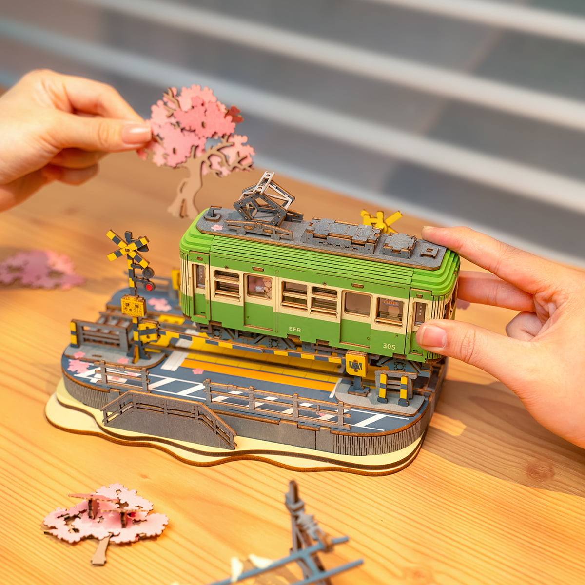 Rolife 3D Holzpuzzle - Sakura Journey TGS02 Galeriebild 5