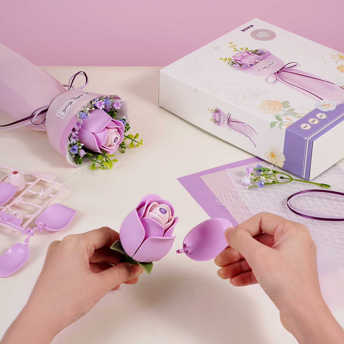 ROKR DIY Blumenstrauß 3D Puzzle - Lila Rose AF021 Detailansicht