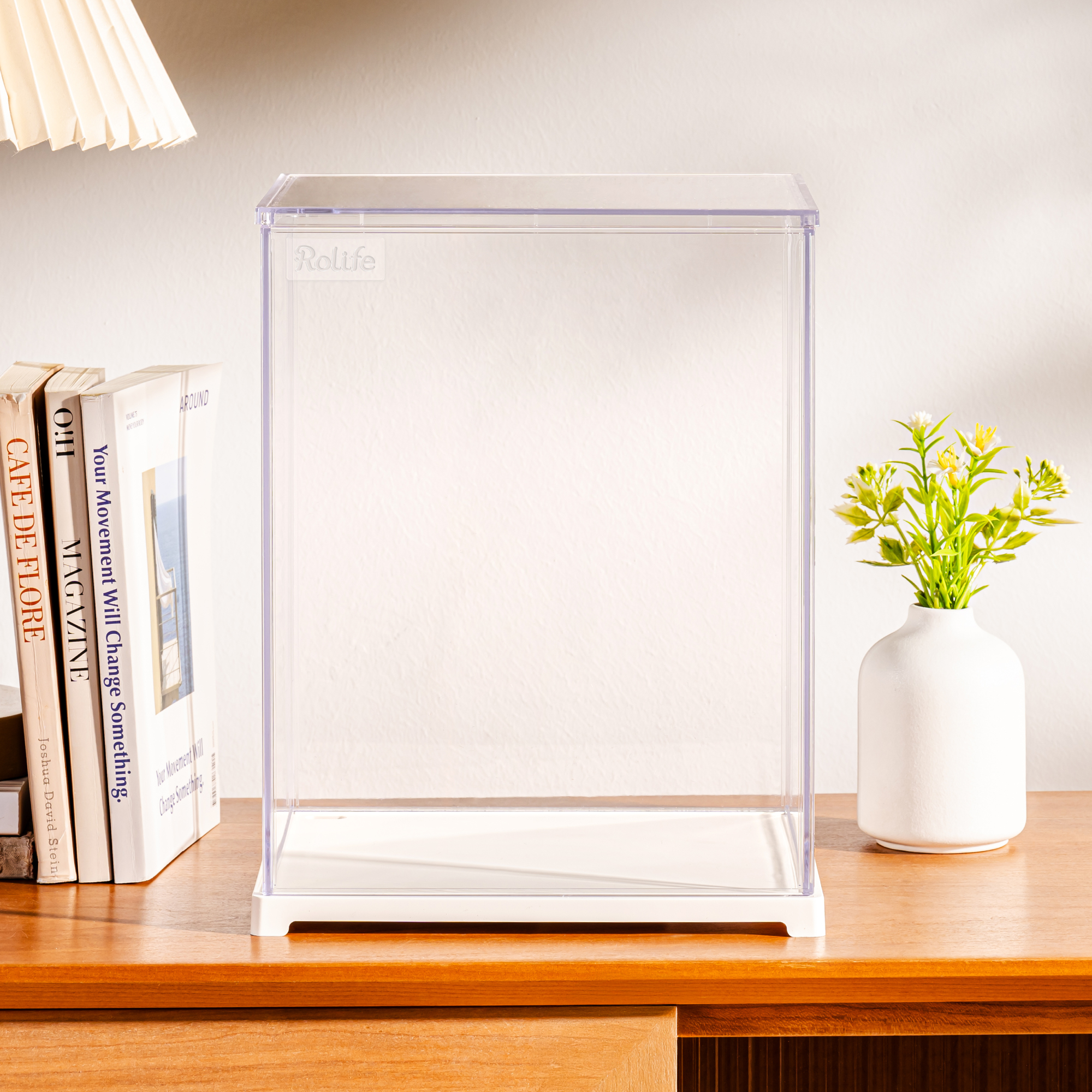 Rolife DF05L estuche de exhibición transparente escena de producto vacío sobre una mesa