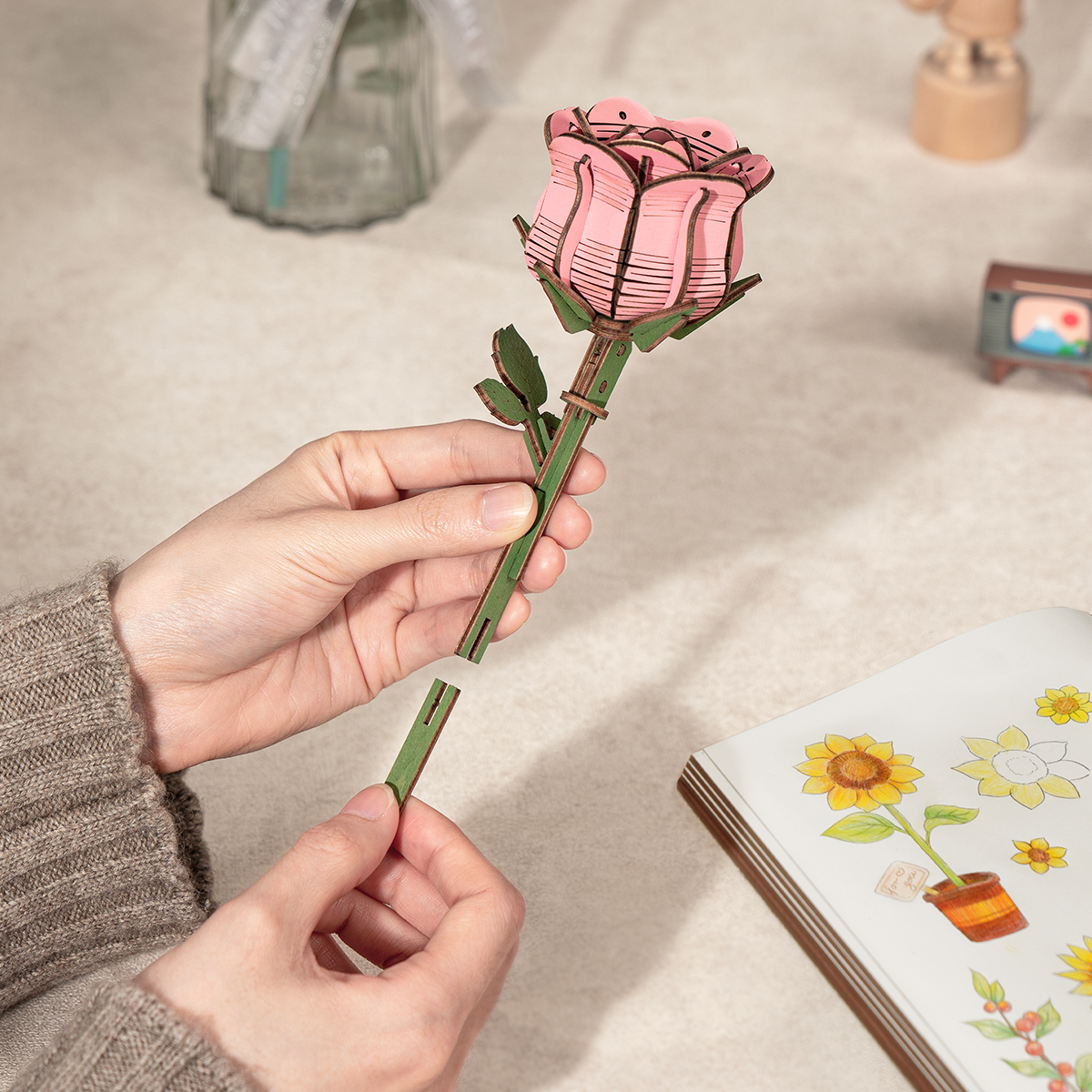 Rowood 3D Wooden Puzzle - Wooden Flower Bouquet TW01H rose stem detail