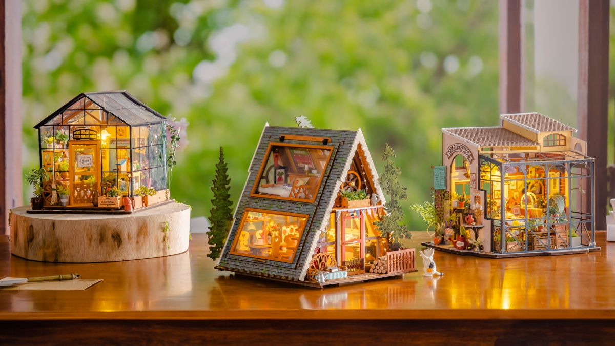 Best Miniature Dollhouse Kits with LED Lights