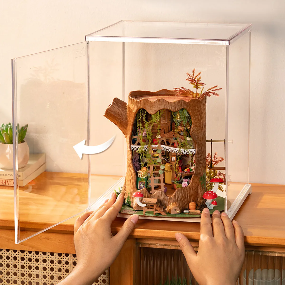DF06L Vordertüröffnungsdemonstration mit einem Miniaturhaus im Gehäuse