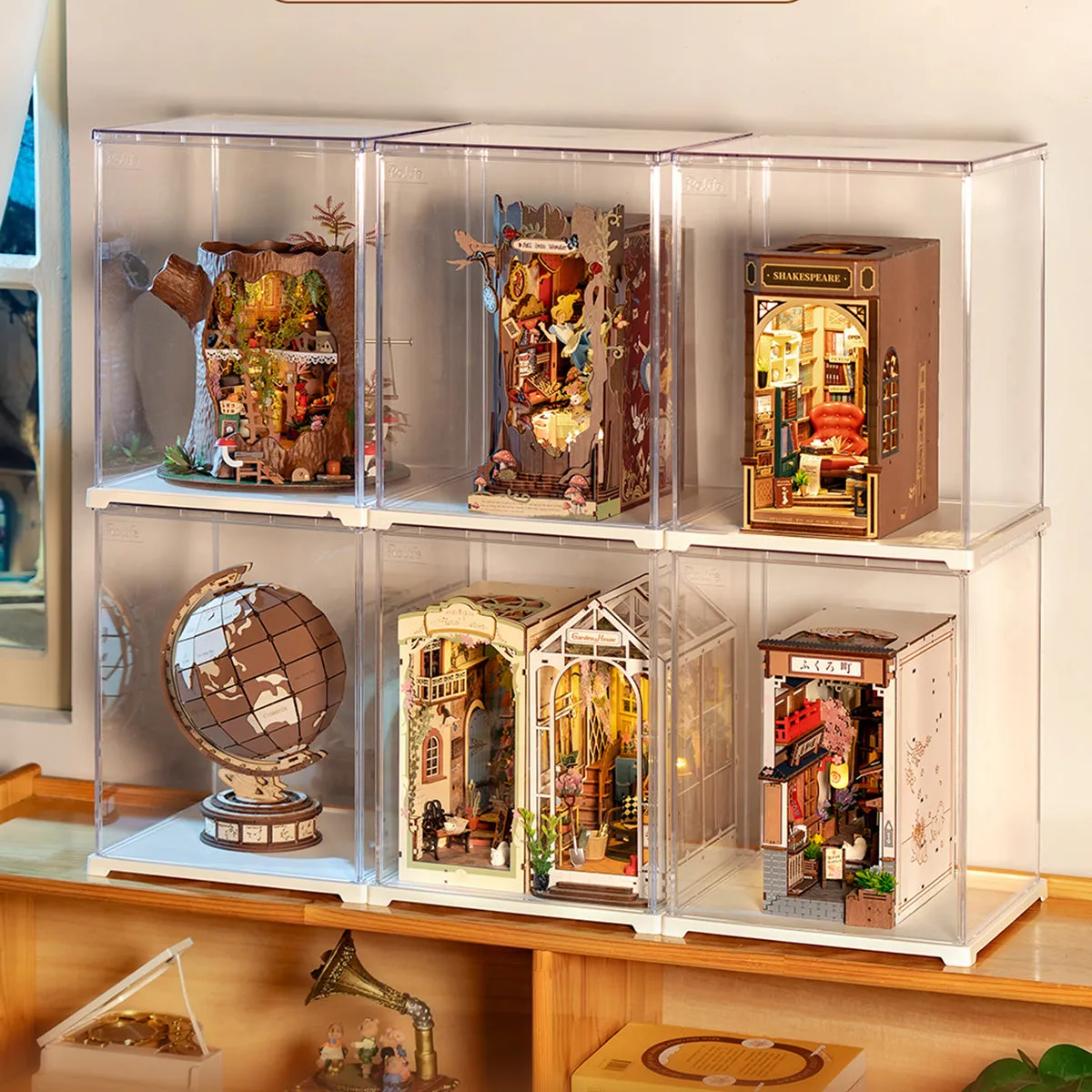 DF06L Regaldisplay-Szene mit mehreren Ausstellungsboxen