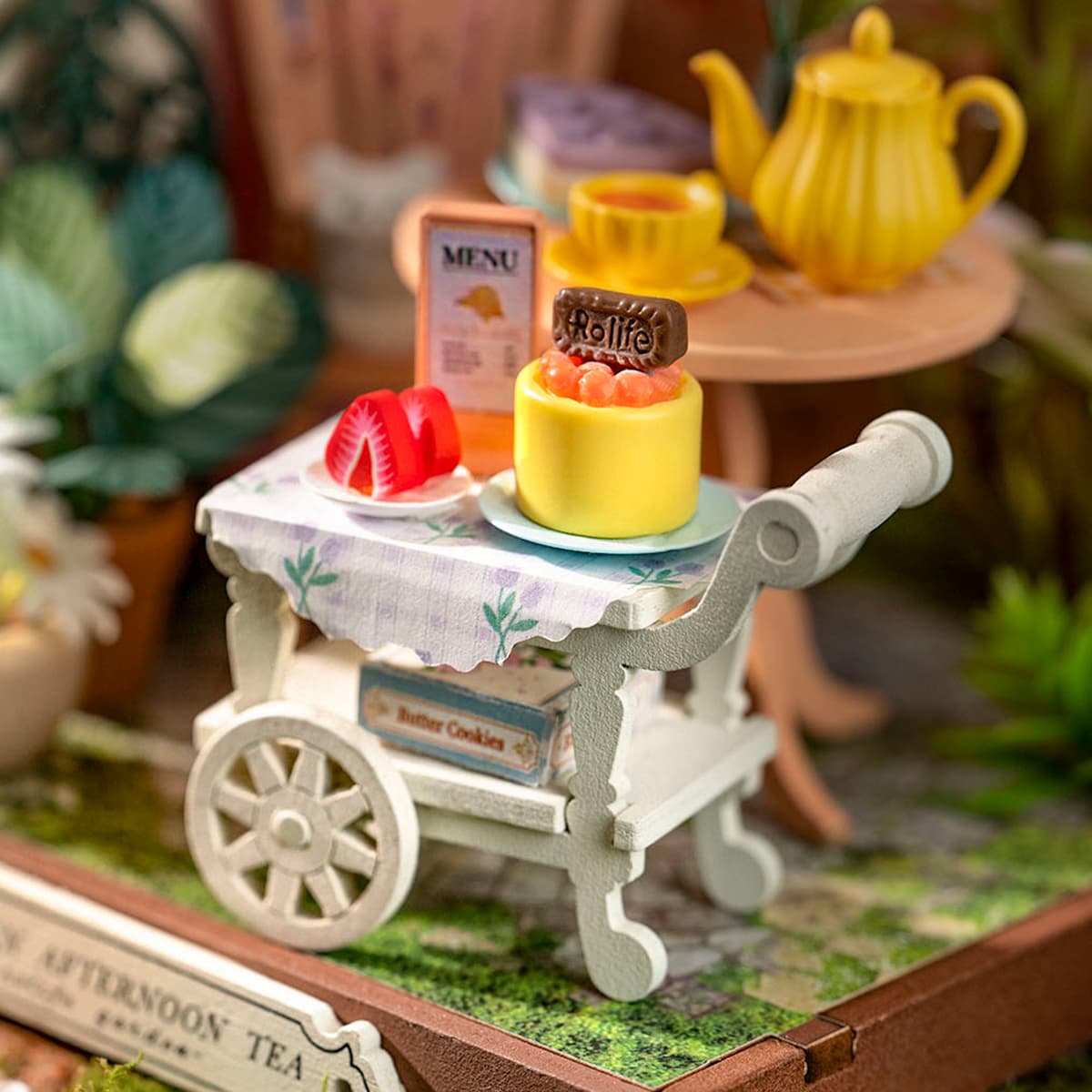 Rolife DIY Miniature House - Fancy Tea Yard DS038 dessertkar detail close-up