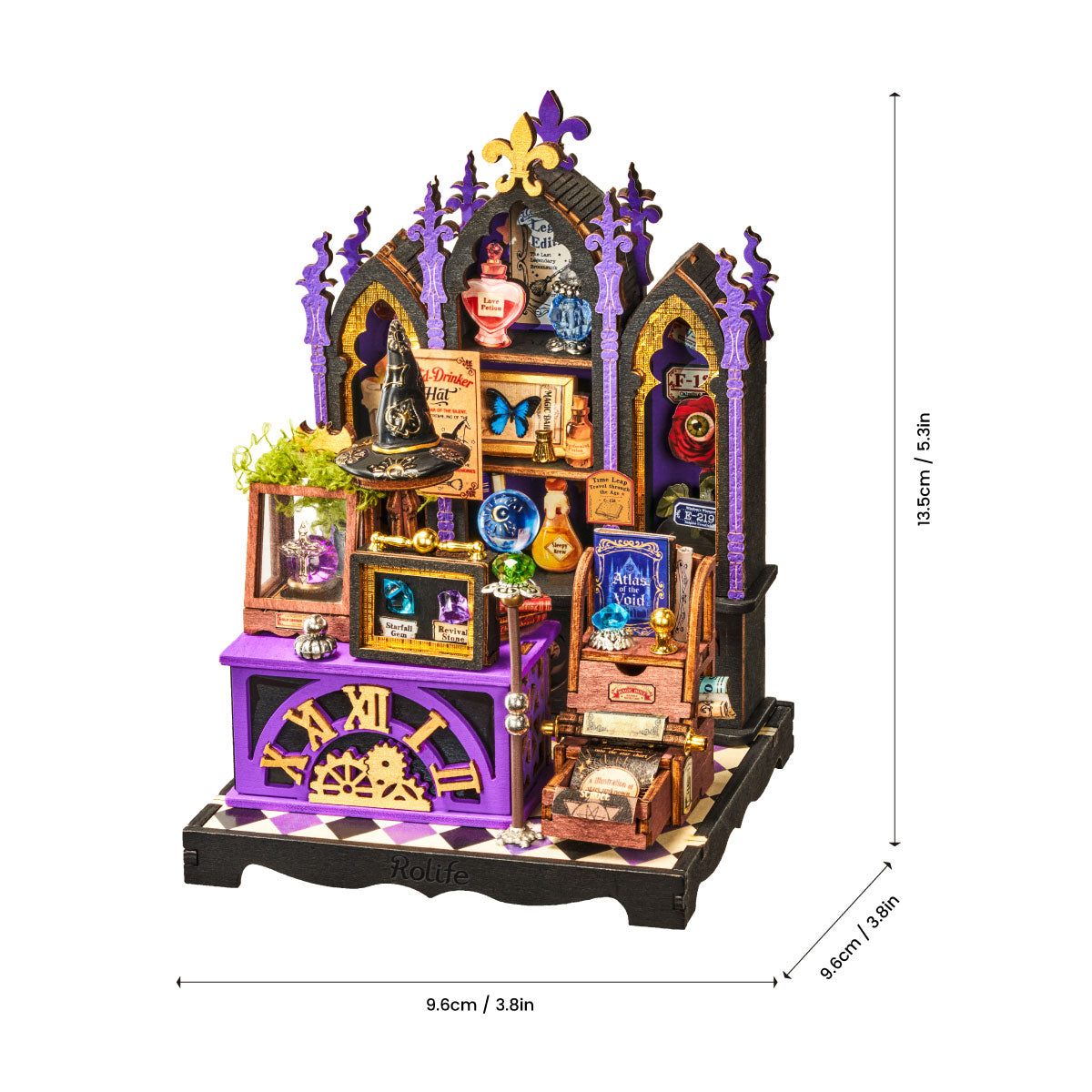 Rolife Curio Corner DS056 size chart showing assembled dimensions 9.6 x 9.6 x 13.5 cm, or 3.8 x 3.8 x 5.3 in