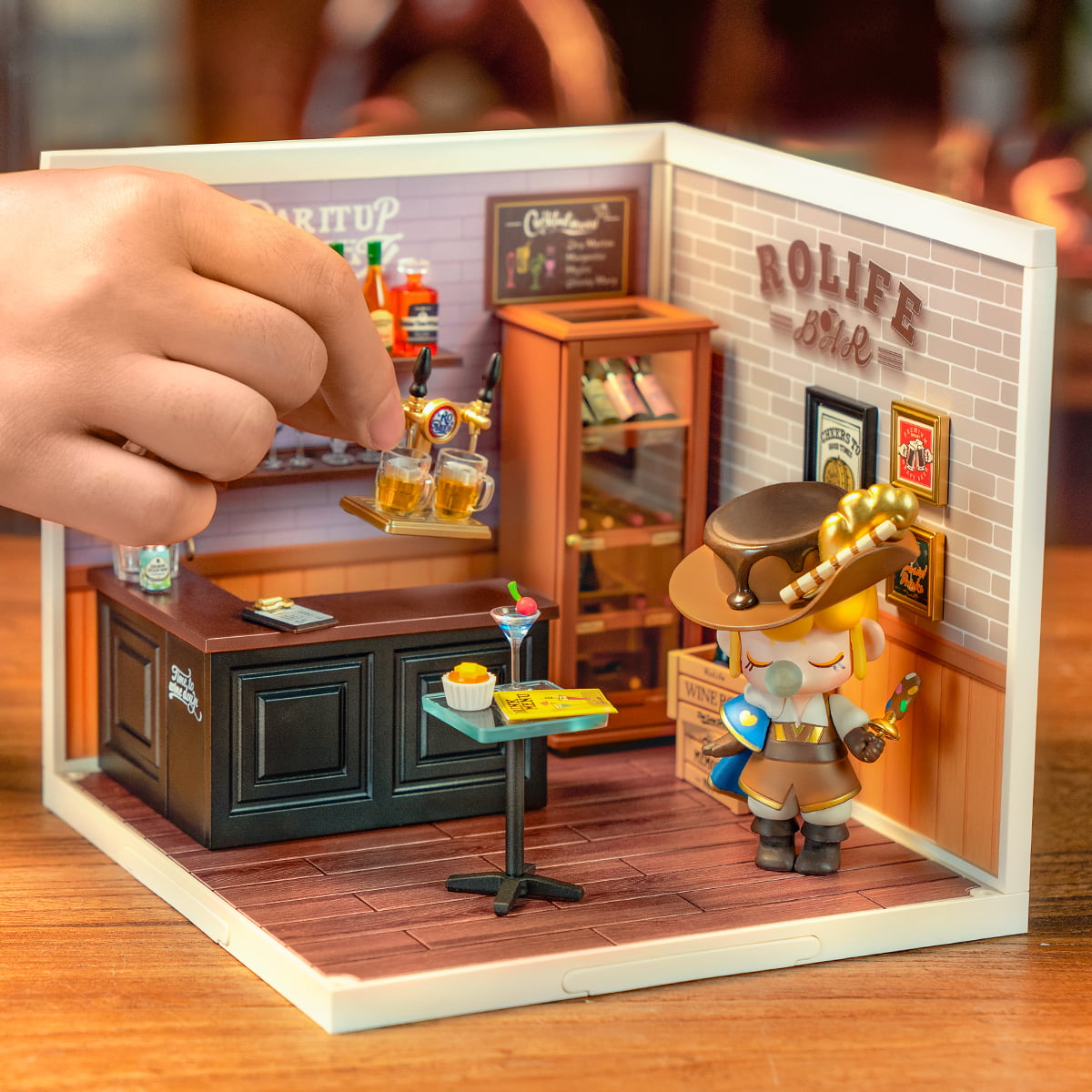 Rolife Leisurely Cheers Bar Super Creator Miniature House DW012 image de galerie 3