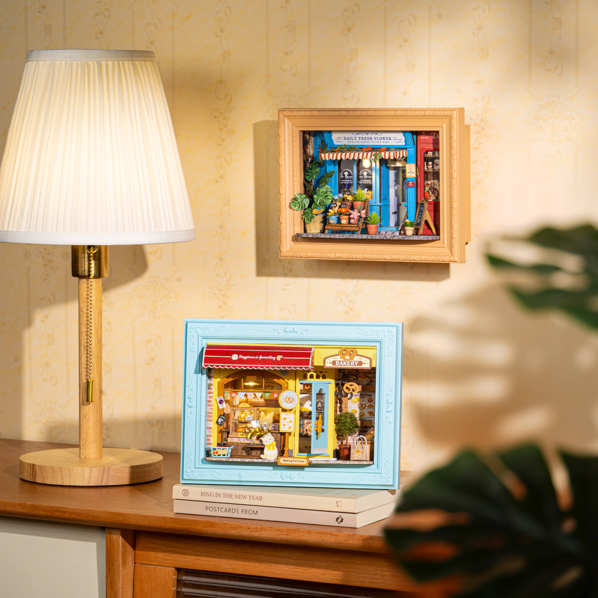 Fluffy Cat Bakery DP001 warm tabletop display scene with wall-mounted story frame
