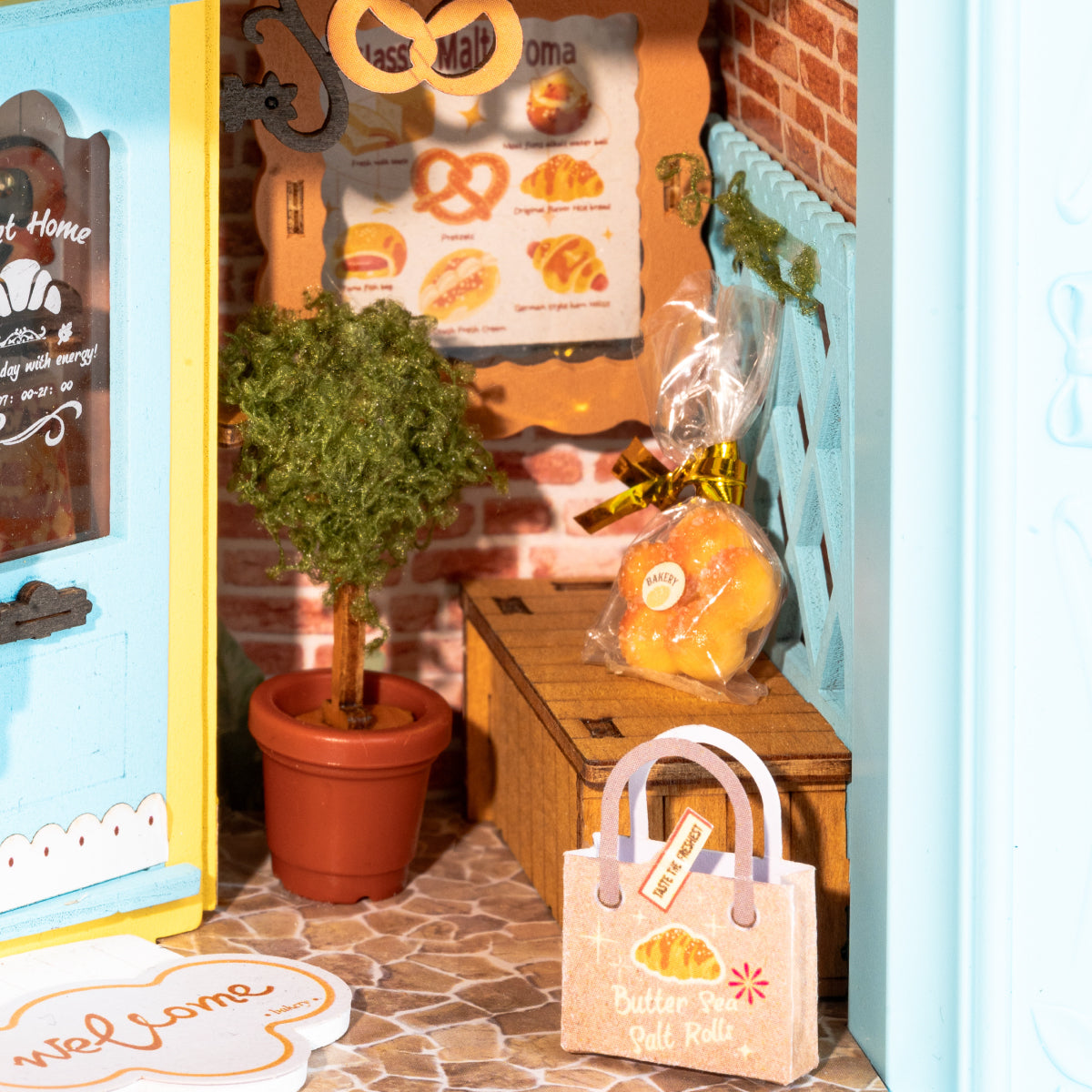 Fluffy Cat Bakery DP001 close-up of the bakery entrance and bread bag details