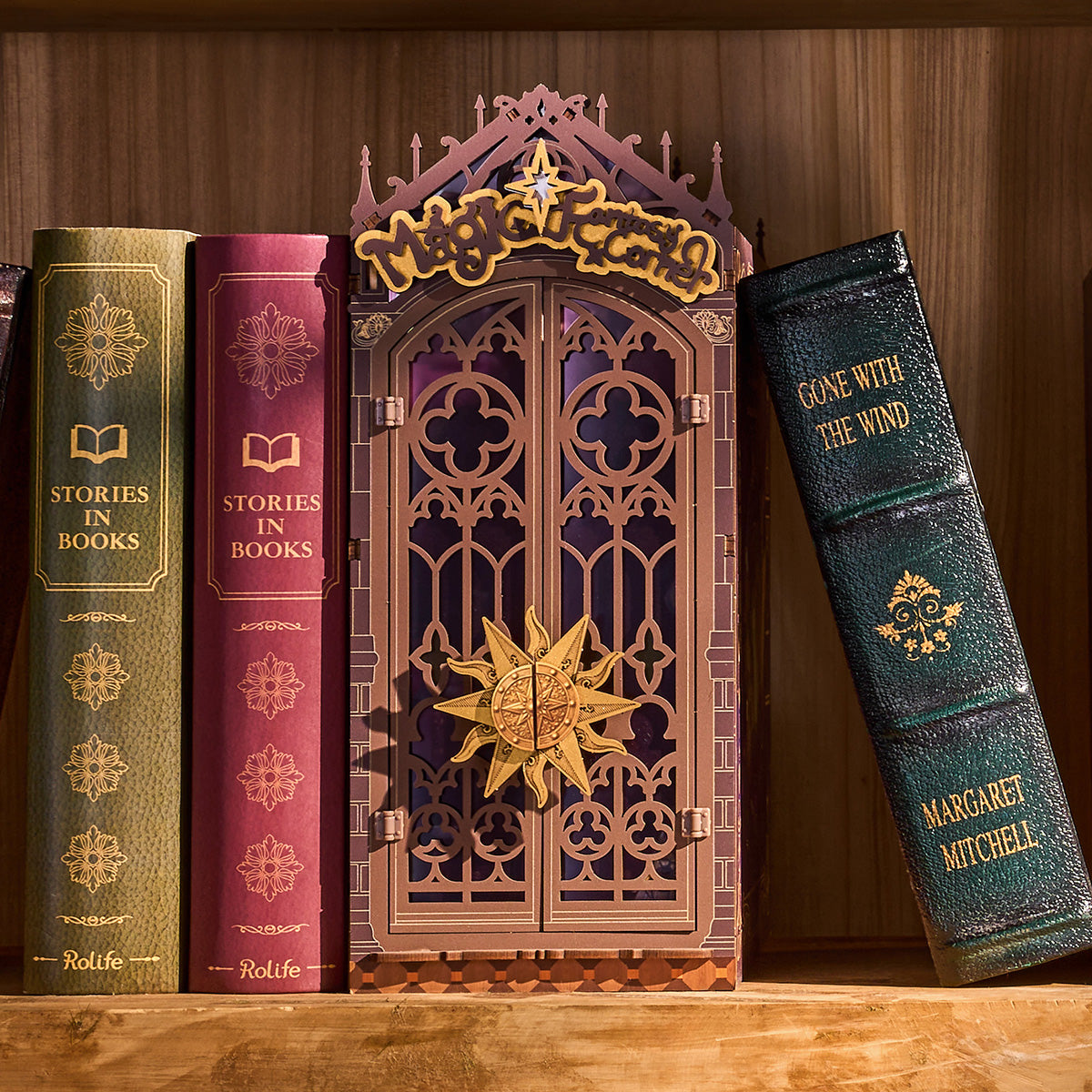 Coin de Fantaisie Magique TGB14 scène d'affichage de bibliothèque avec panneaux de porte fermés