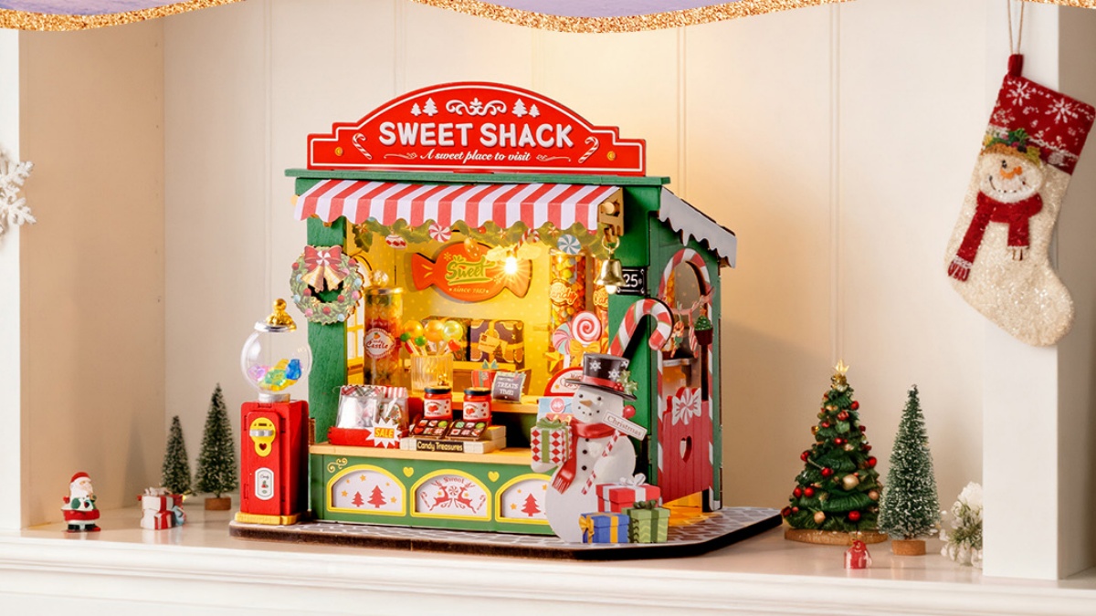 Rolife DIY Christmas Candy Stand Kit A Sweet Miniature to Brighten Your Holidays
