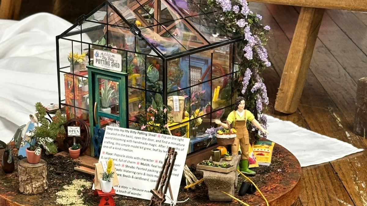 Rolife Moments Cathy S Greenhouse Becomes The Itty Bitty Potting Shed