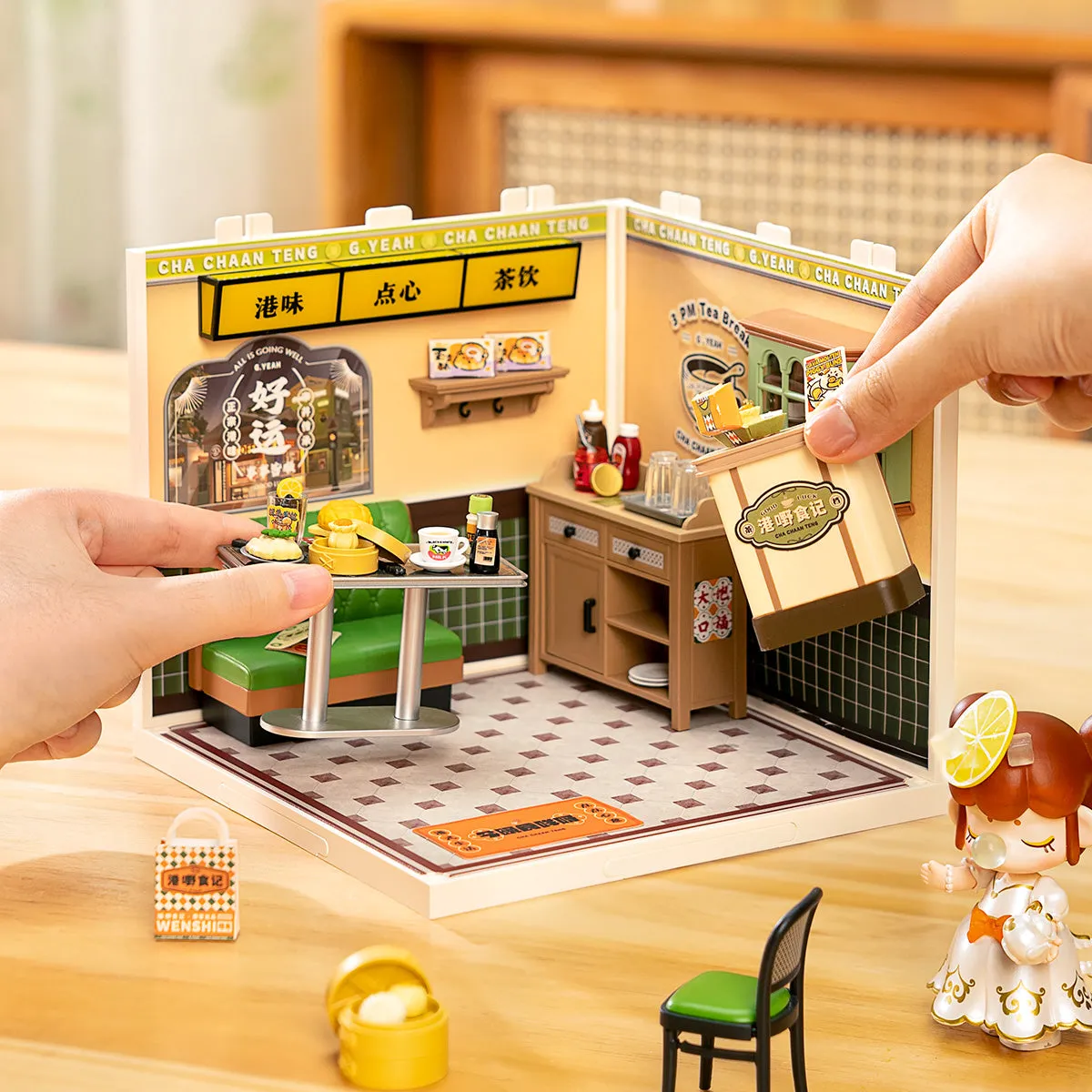 Hong Kong Bites Café DW021 Rollenspielszene mit Figur und Tischservice-Details