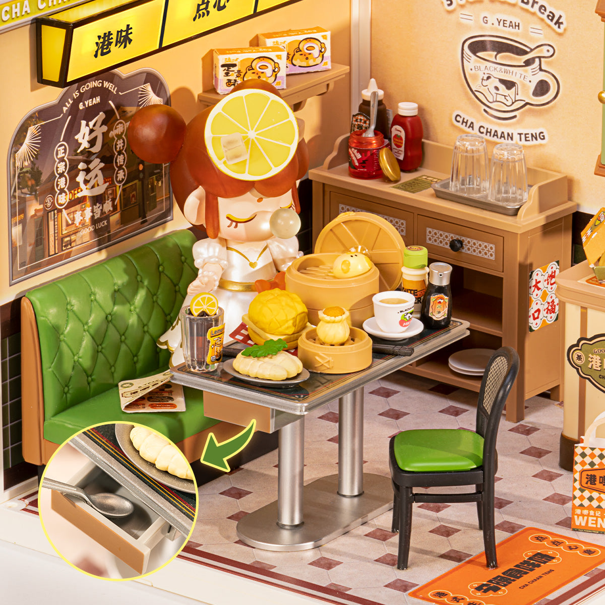 Hong Kong Bites Cafe DW021 Nahaufnahme der Essbereich, Zitronengetränk und Essensdetails