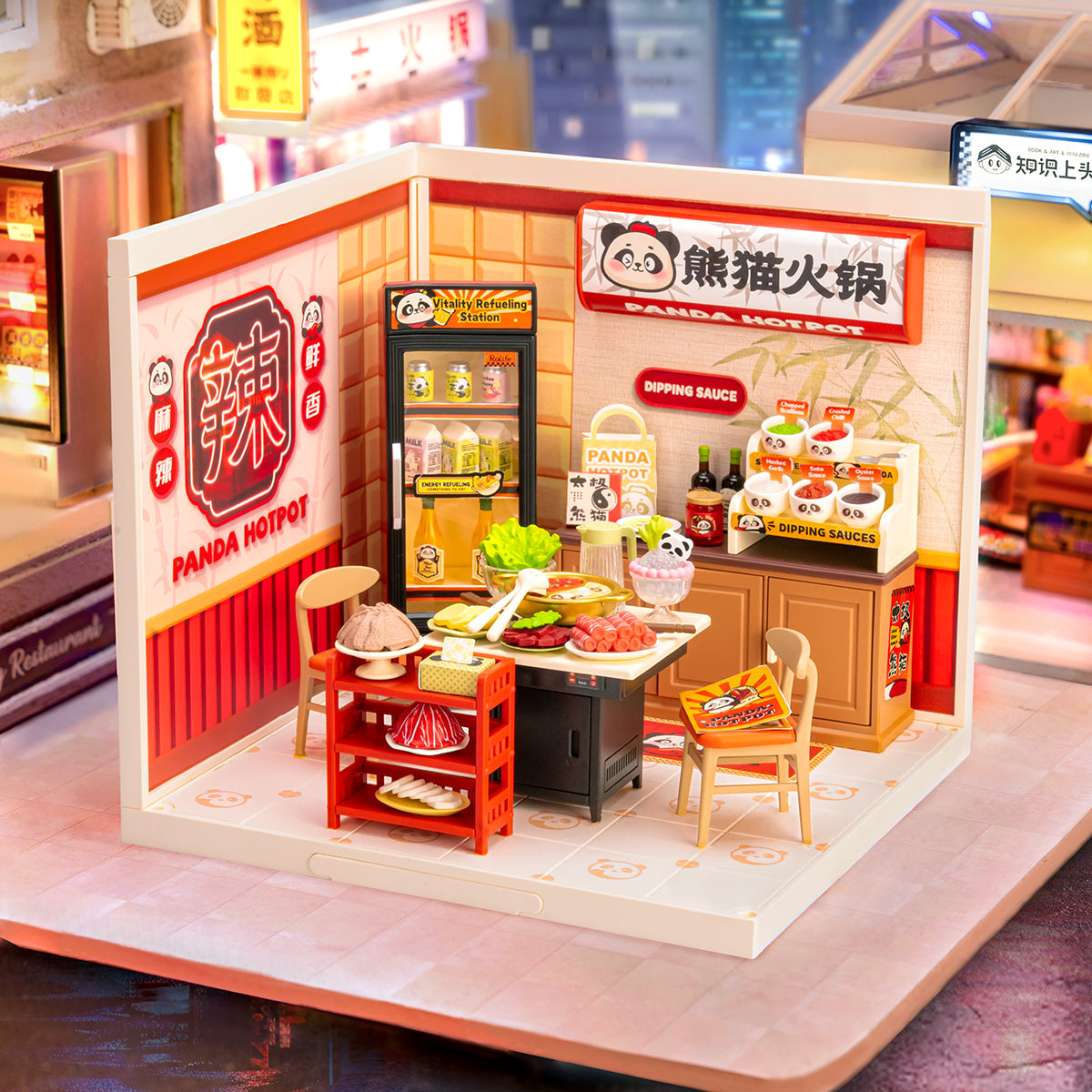 Panda Hot Pot DW020 Miniaturzimmer in einer warmen Straßenstil-Displayszene