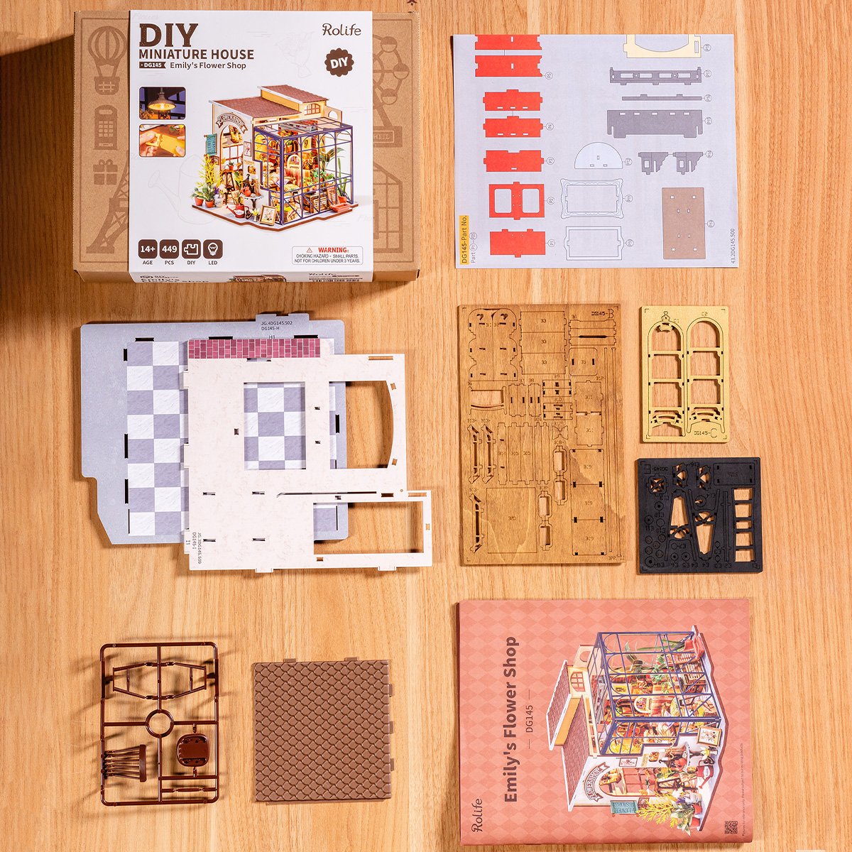 Rolife DIY Miniature Dollhouse - La boutique de fleurs d'Emily DG145 détail de l'étagère à fleurs en gros plan