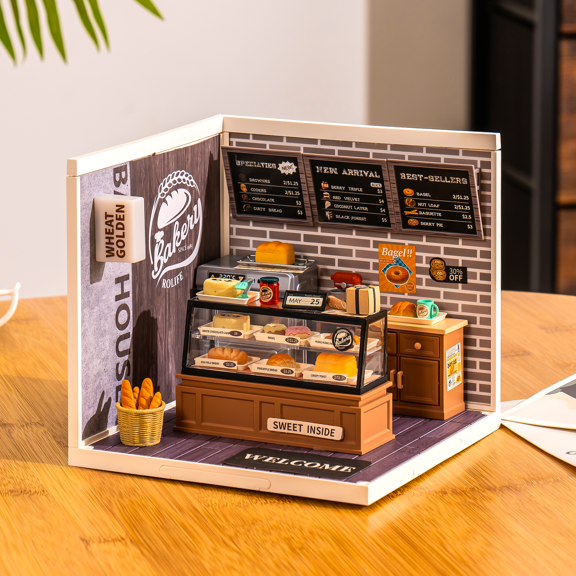 Rolife Golden Wheat Bakery Super Creator Miniature House DW005B