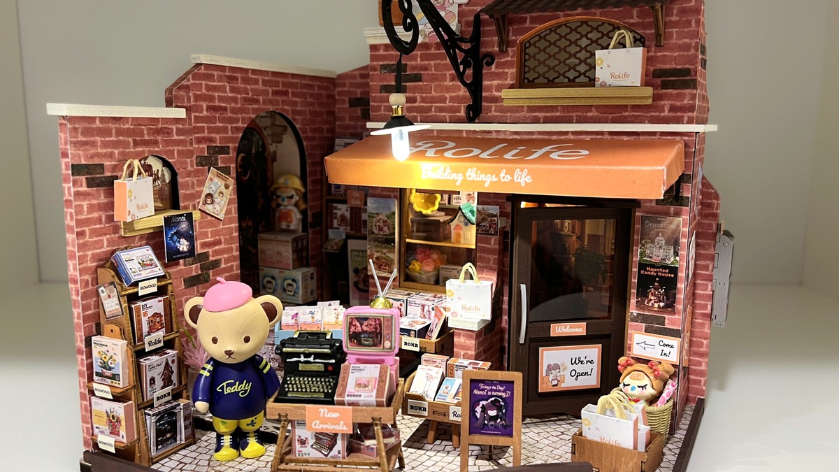 Fan-made Rolife miniature store created by Rolife Community maker JDisaduck for Rolife's 9th anniversary