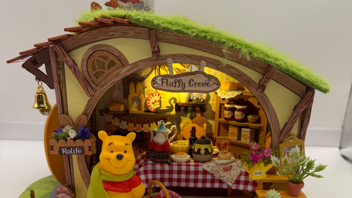 Rolife Community maker Kim Kieffer's customized Fluffy Grove DG184 fairy cottage