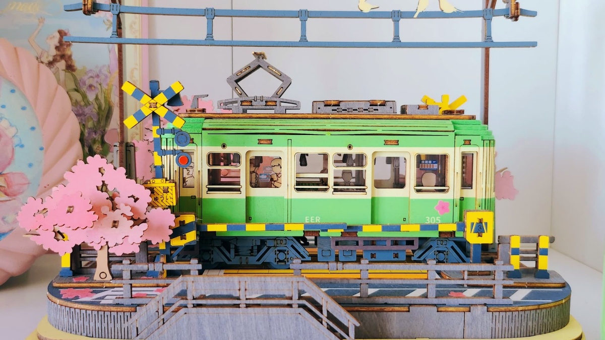 Rolife User Stories with Book Nook and 3D Wooden Puzzles