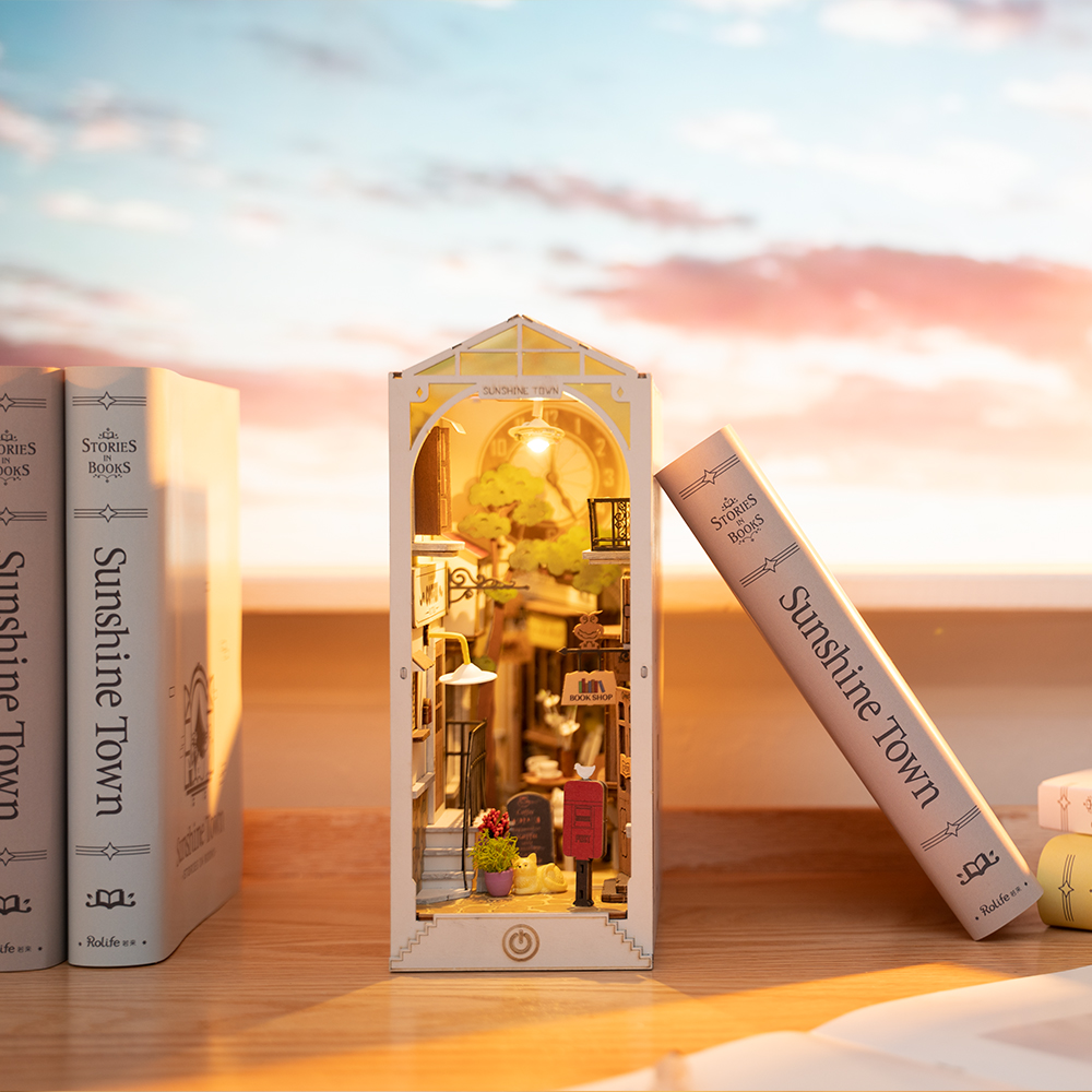 Rolife DIY Book Nook Kit Sunshine Town TGB02 warm bookshelf display scene