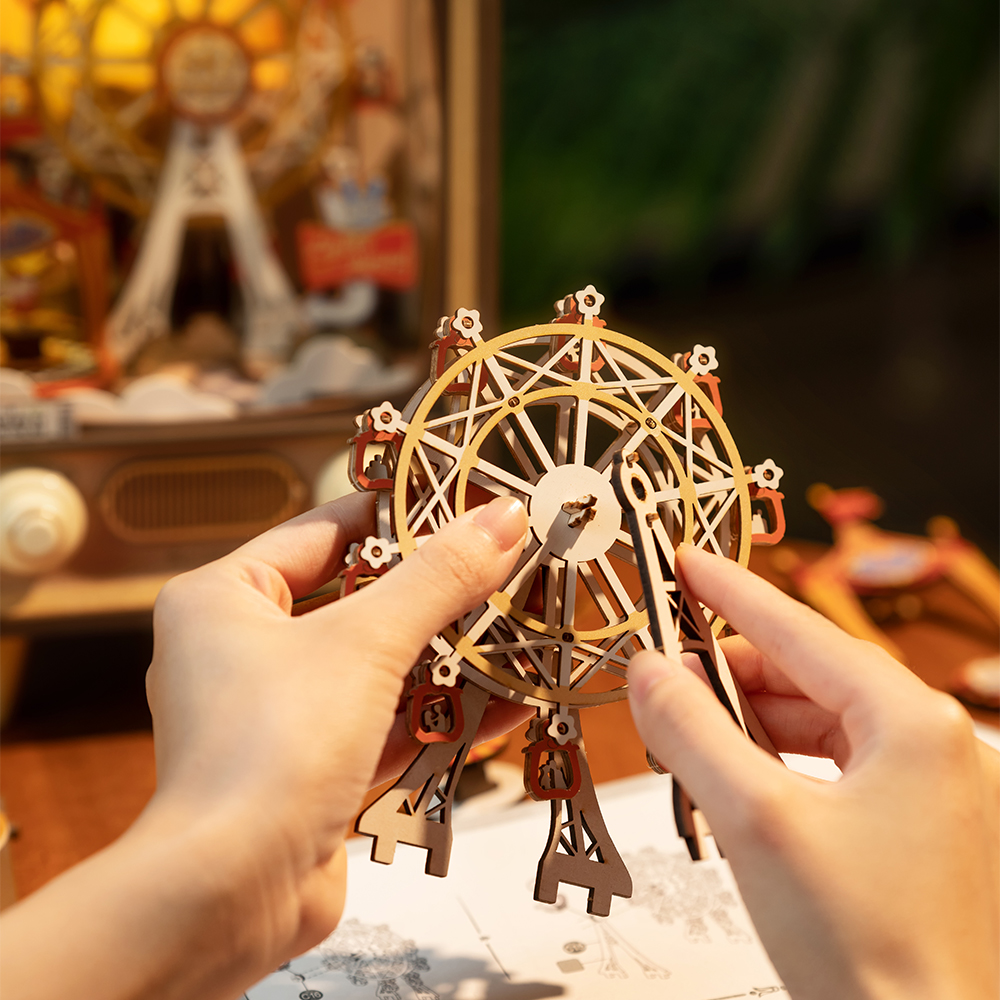 Rolife DIY Muziekdoos Puzzel - Zonsondergang Carnaval AMT01 reuzenrad assemblage close-up