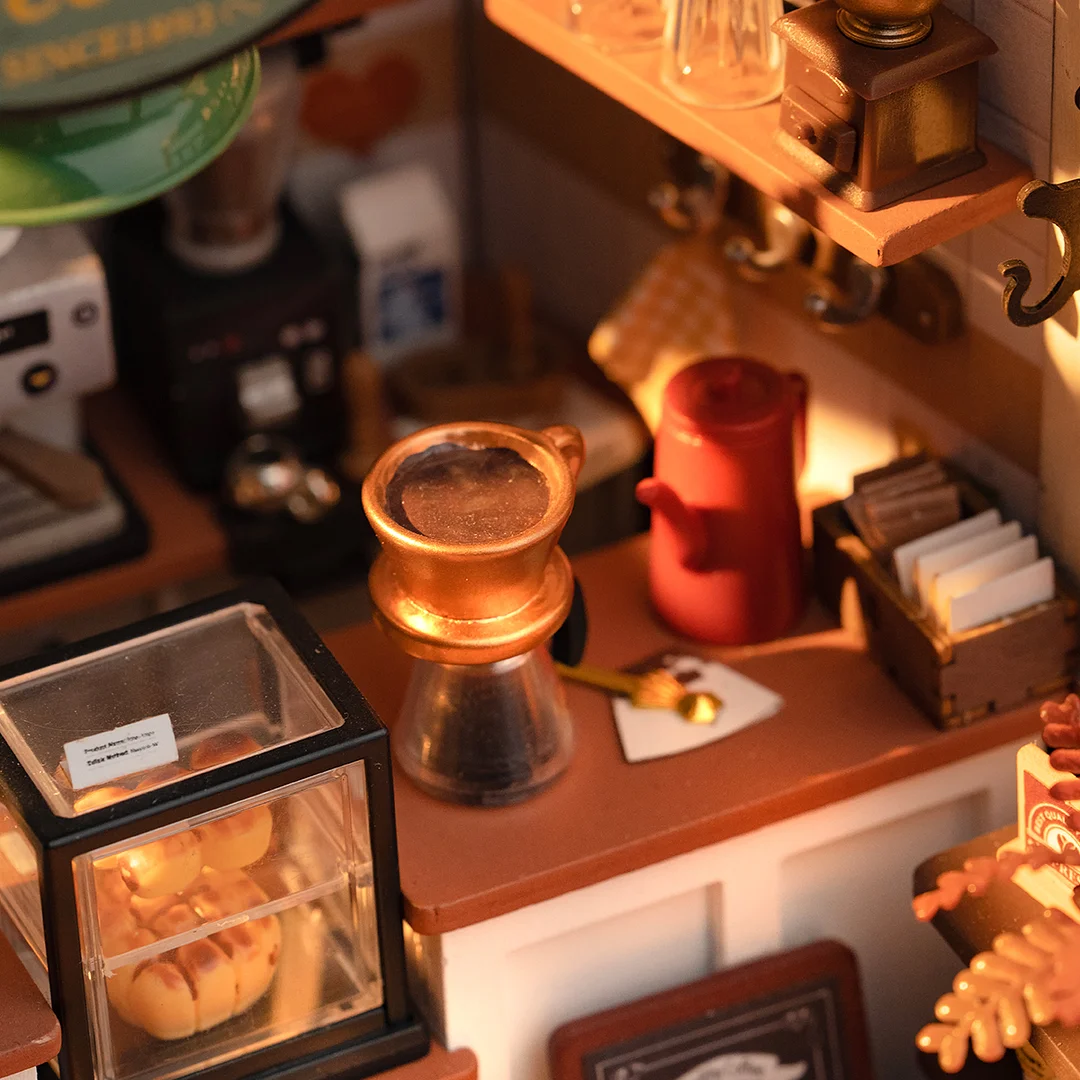 Rolife DIY Miniature House - Flavory Cafe DG162 kastdetail close-up