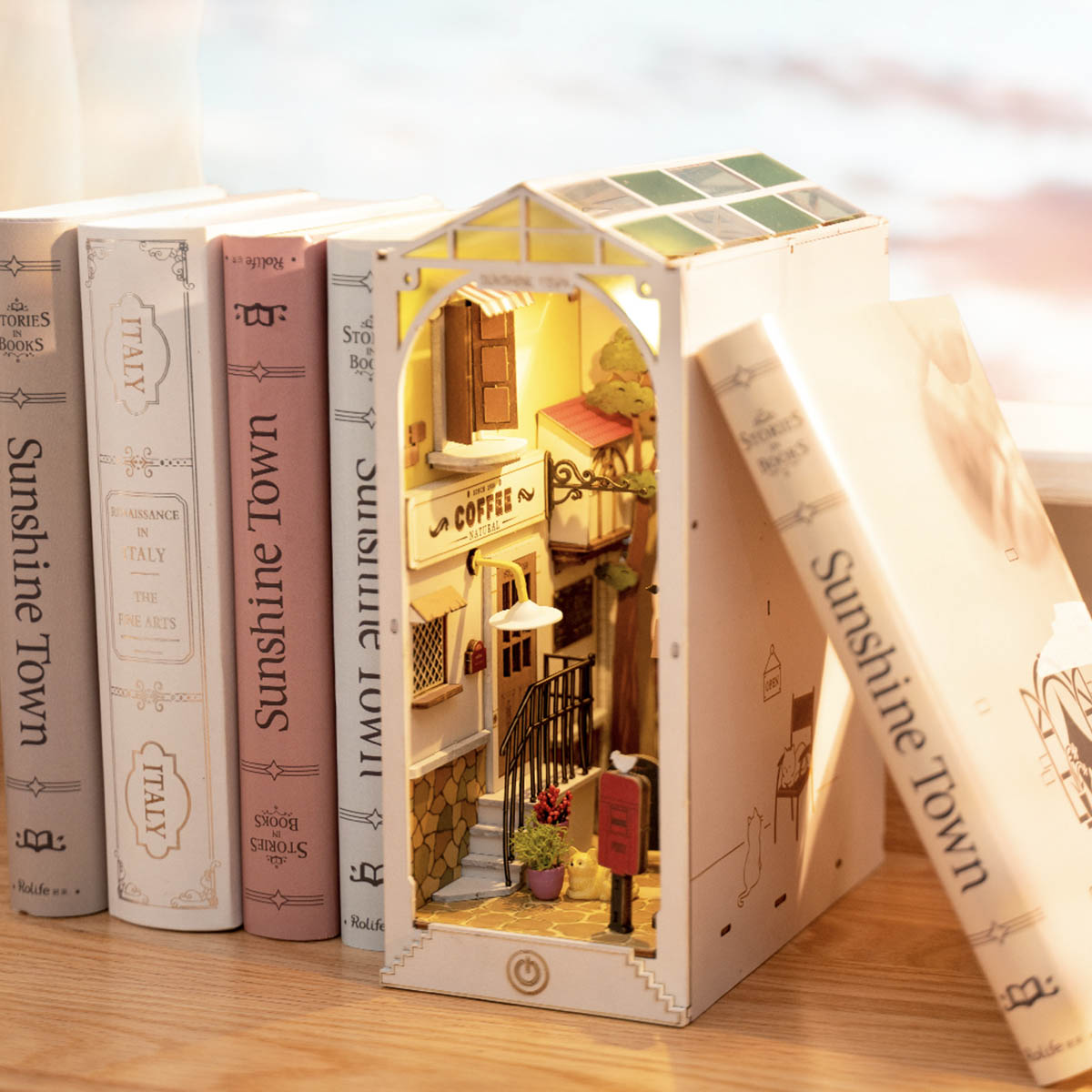 Rolife DIY Book Nook Kit Sunshine Town TGB02 scène d'affichage de bibliothèque angulaire