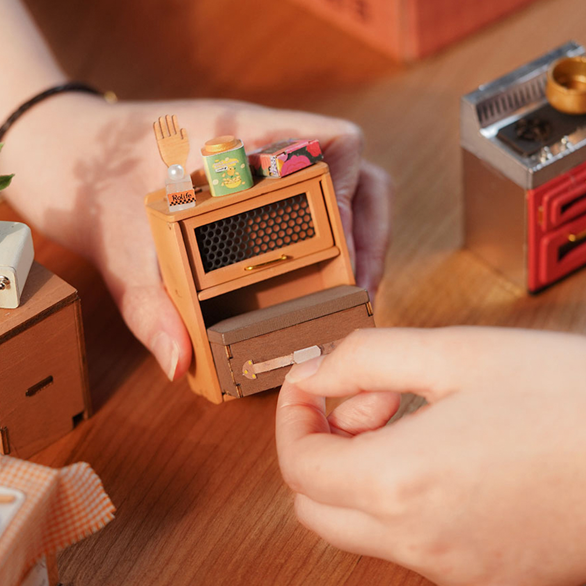Rolife DIY Miniature House - Cuisine Confortable DG159 scène d'assemblage pratique