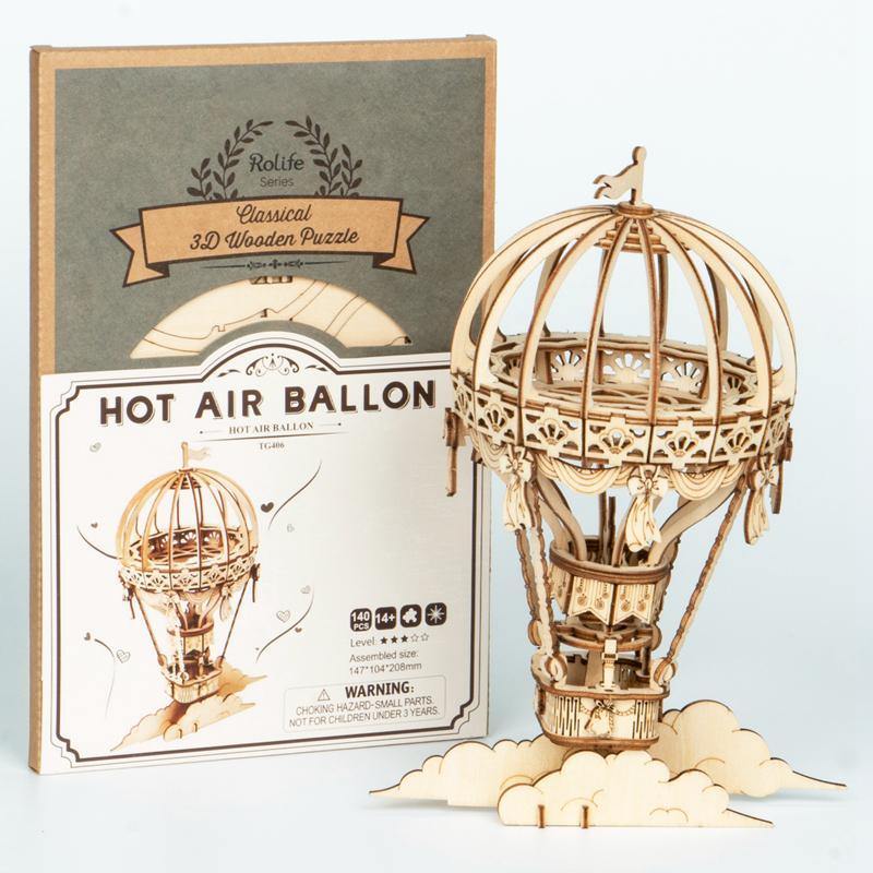Image du paquet Rolife Montgolfière montrant la boîte et le modèle de montgolfière terminé