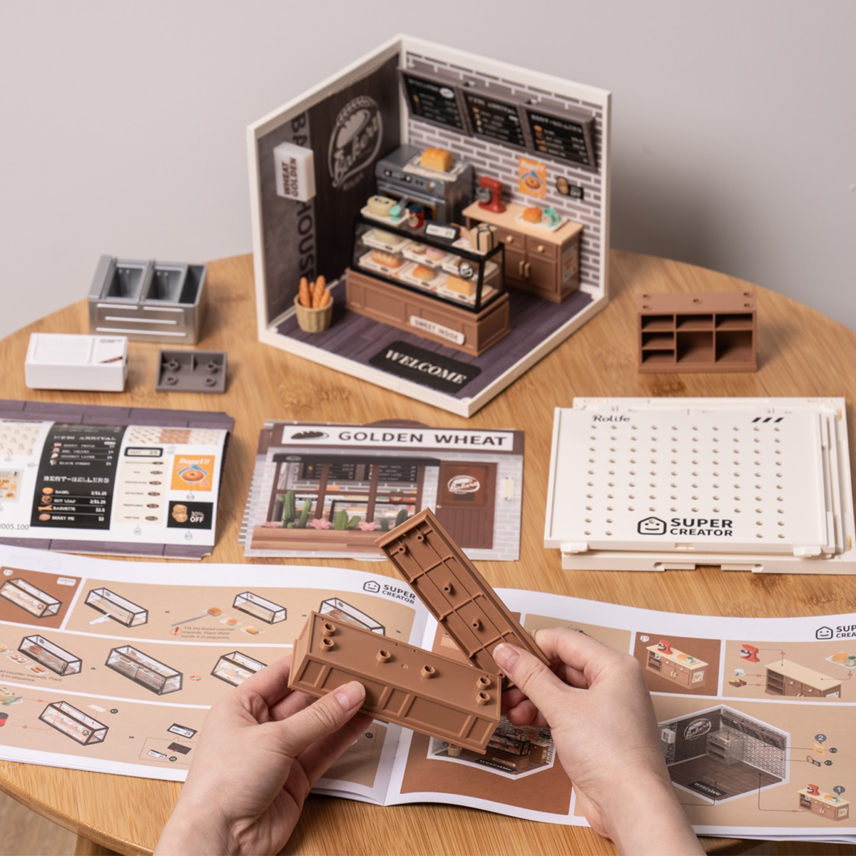 Rolife Golden Wheat Bakery Super Creator Miniature House DW005B praktische Montage-Szene